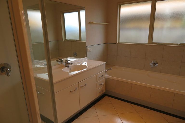 Photo of property in 38 Millhouse Drive, Northpark, Auckland, 2013