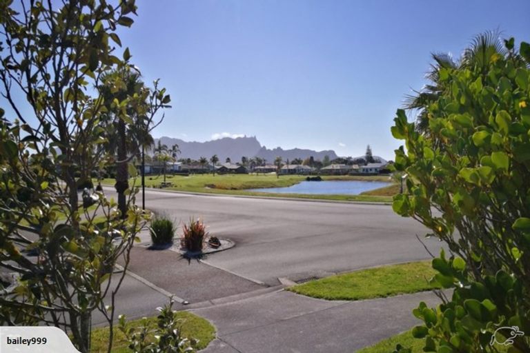 Photo of property in 122 Barbados Way, One Tree Point, 0118