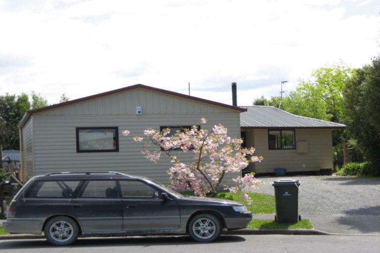 Photo of property in 8 Banks Place, Rangiora, 7400