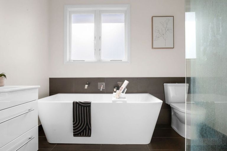 Photo of property in 74 Fox Street, Hamilton East, Hamilton, 3216