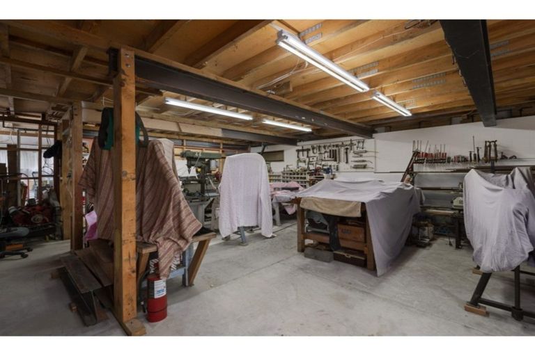 Photo of property in 24 Deverell Place, Northcross, Auckland, 0632