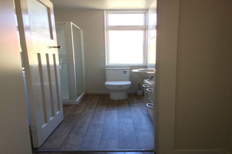 Photo of property in 74 Hargest Crescent, Saint Clair, Dunedin, 9012