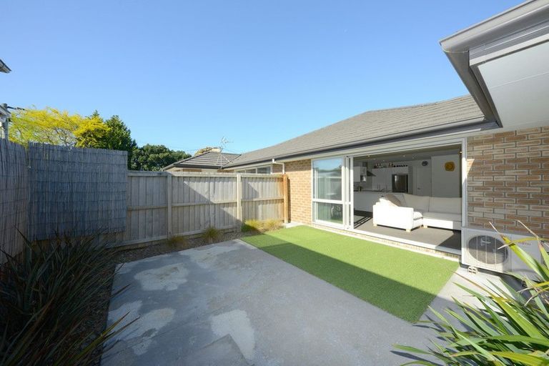 Photo of property in 2/43 Waltham Road, Sydenham, Christchurch, 8023