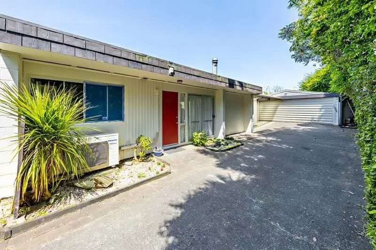 Photo of property in 2/8 Wilbur Place, Pakuranga Heights, Auckland, 2010