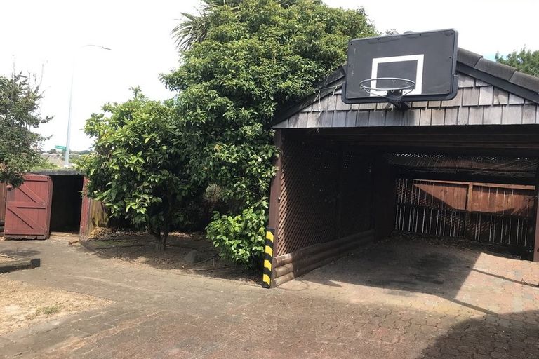 Photo of property in 2 Baronie Court, Half Moon Bay, Auckland, 2012