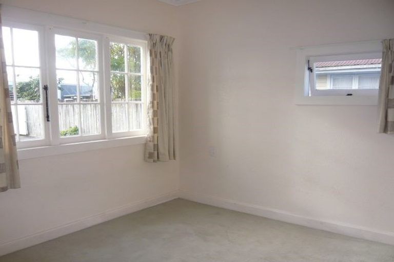 Photo of property in 117 Avalon Drive, Nawton, Hamilton, 3200