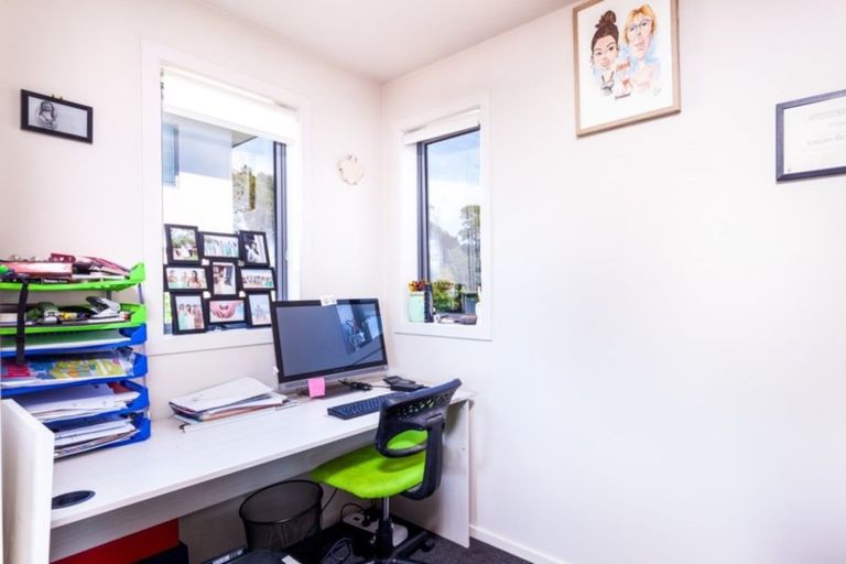 Photo of property in 13a Heta Road, Highlands Park, New Plymouth, 4312