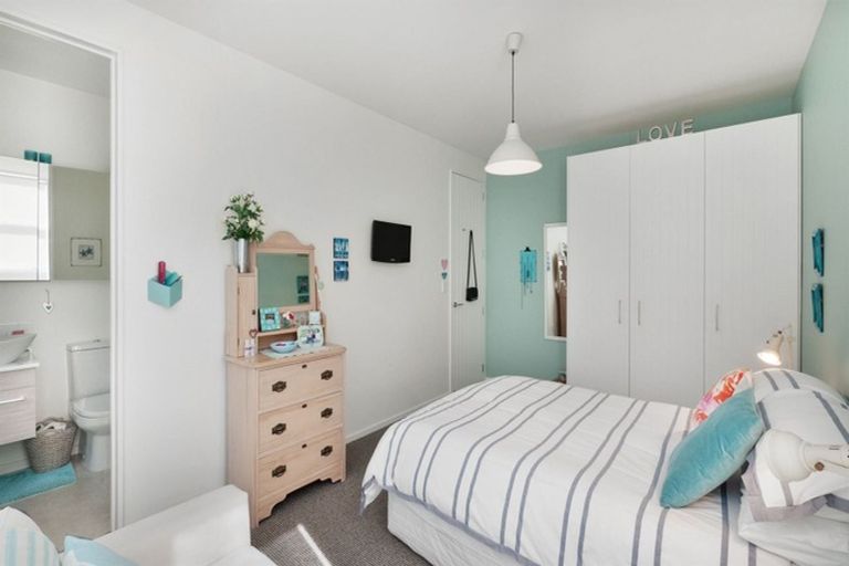 Photo of property in 33 Stoke Street, Sumner, Christchurch, 8081