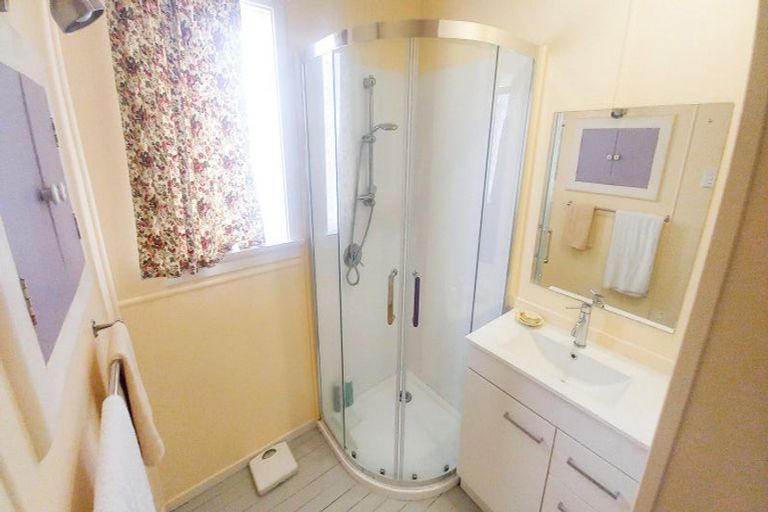 Photo of property in 17 Half Mile Road, Tuatapere, 9620