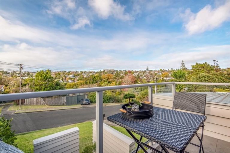 Photo of property in 4/9 Korotaha Terrace, Rothesay Bay, Auckland, 0630