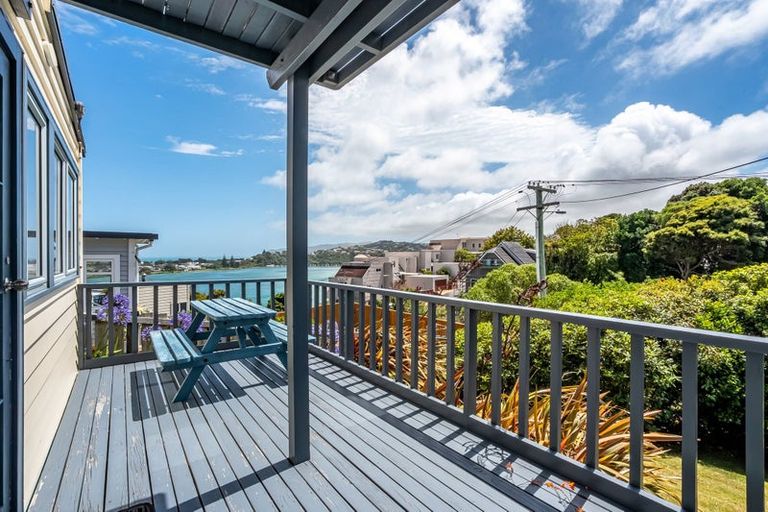 Photo of property in 76 Bayview Road, Paremata, Porirua, 5024