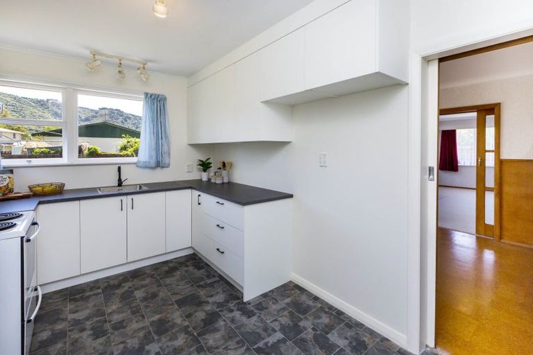 Photo of property in 61 Kashmir Avenue, Clouston Park, Upper Hutt, 5018
