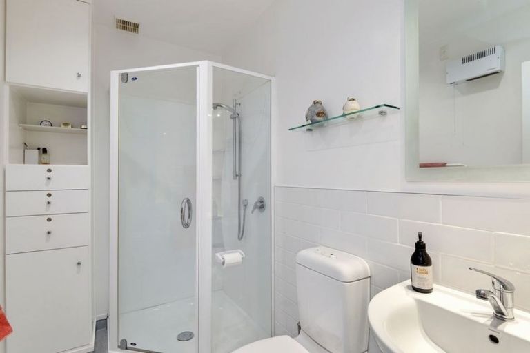 Photo of property in 83 Mays Road, St Albans, Christchurch, 8052