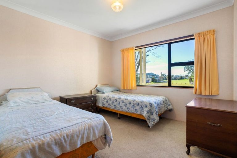 Photo of property in 115 Park Avenue, Whangamata, 3620