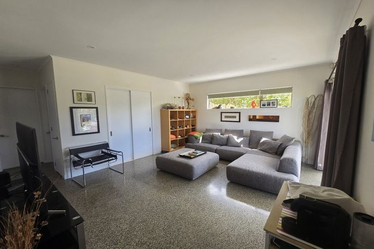 Photo of property in 102 Howard Road, Orere Point, Papakura, 2585