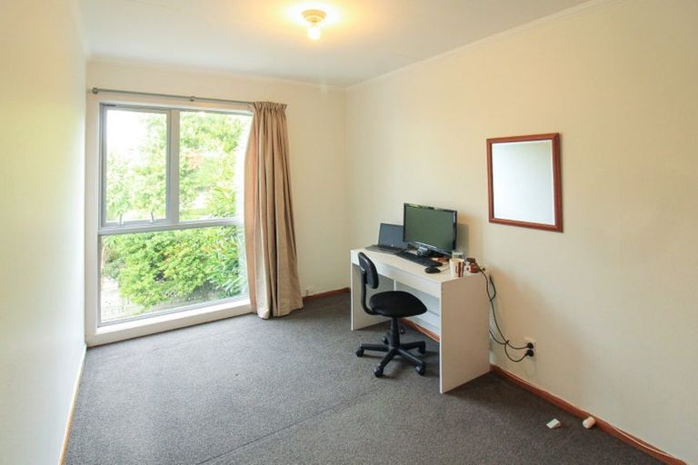 Photo of property in Victoria Court, 11/4 Queen Street, Mount Victoria, Wellington, 6011