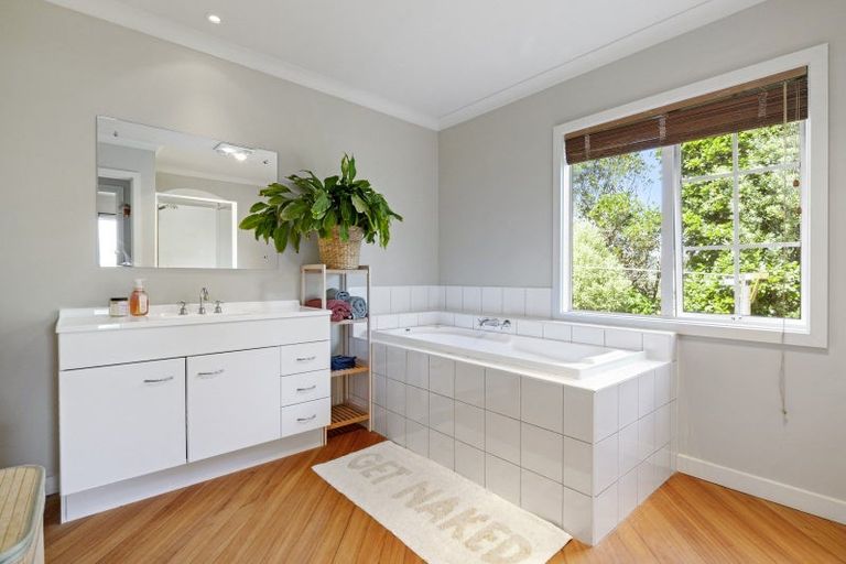 Photo of property in 948 Awhitu Road, Pollok, Waiuku, 2683