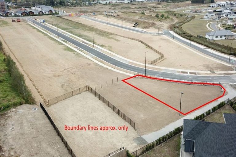 Photo of property in 75 Vinistra Road, Kumeu, 0810