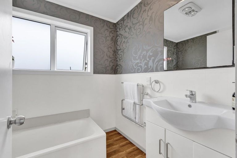 Photo of property in 30 Harris Street, Waitara, 4320