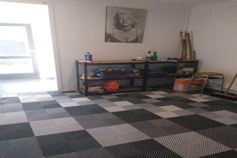 Photo of property in 2/57a Beachville Road, Redcliffs, Christchurch, 8081