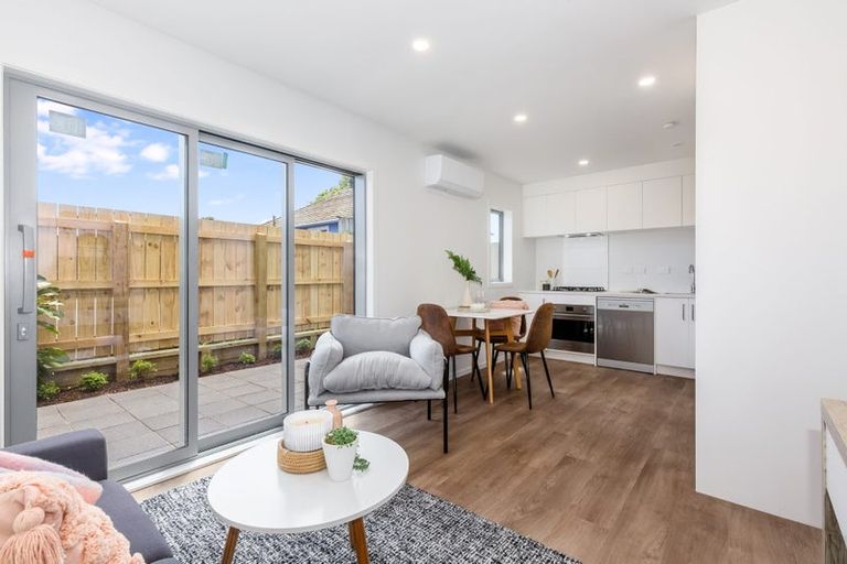 Photo of property in 3/12 Mana Avenue, Titahi Bay, Porirua, 5022