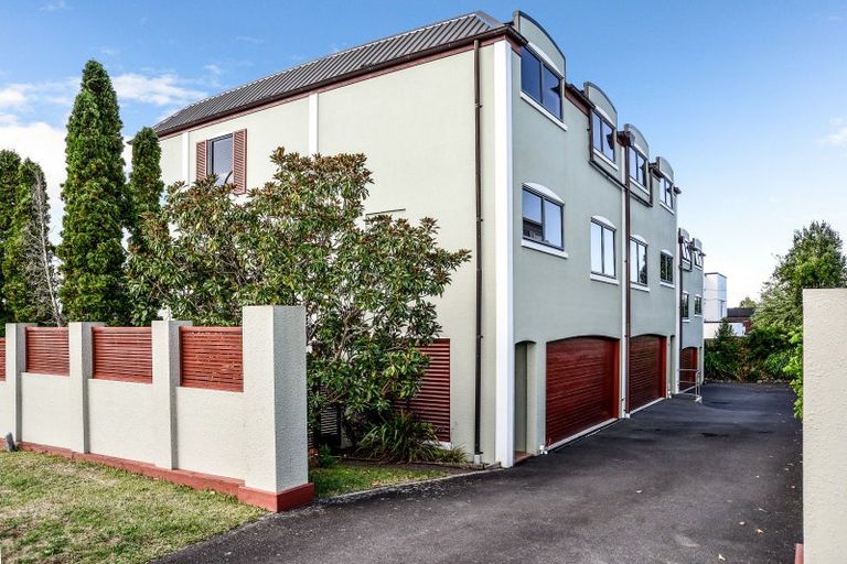 Photo of property in 15 Radnor Street, Hamilton Central, Hamilton, 3204