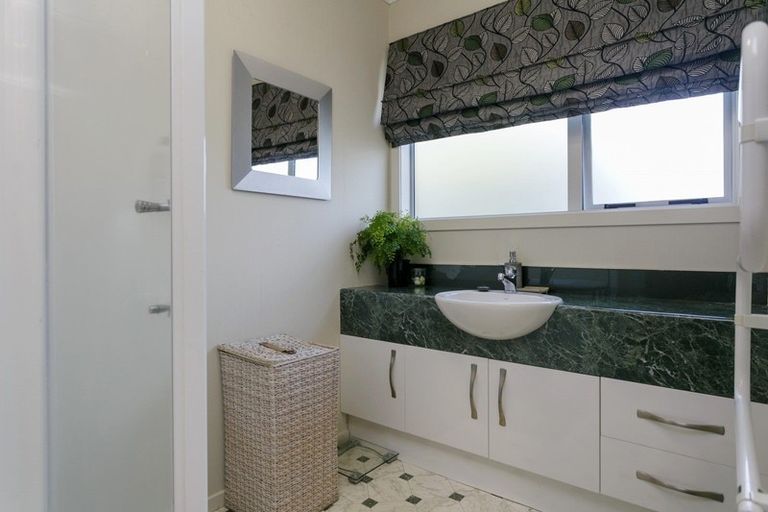 Photo of property in 96 Wakeman Road, Acacia Bay, Taupo, 3330