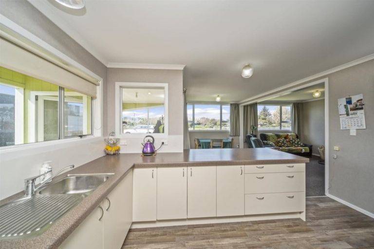 Photo of property in 19 Arthur Street, Hawera, 4674