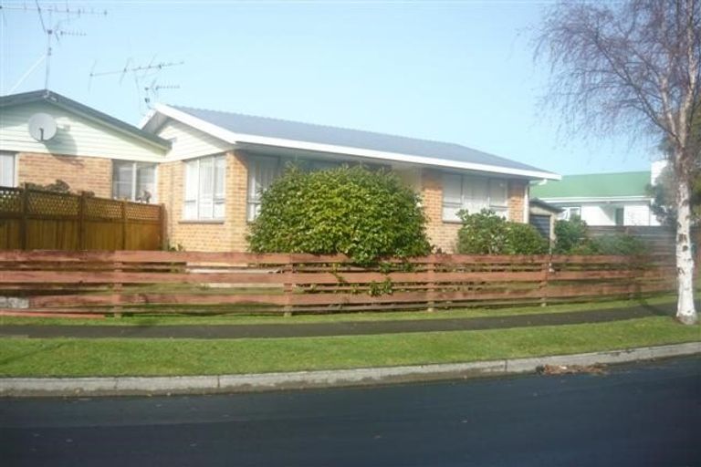Photo of property in 2/14 William Booth Grove, Trentham, Upper Hutt, 5018