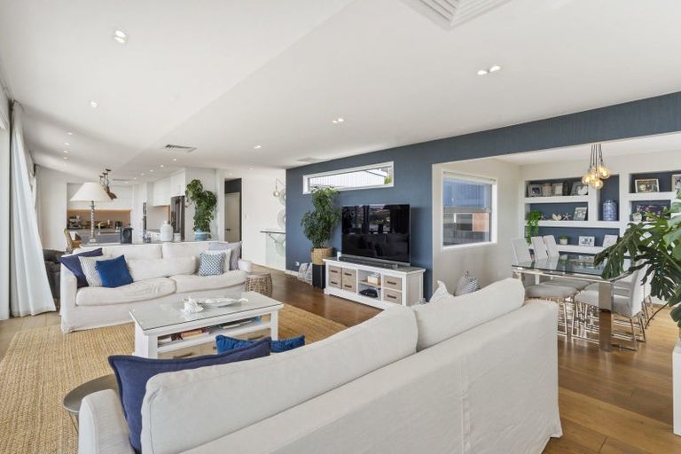 Photo of property in 10 Mccrystal Avenue, Bucklands Beach, Auckland, 2012