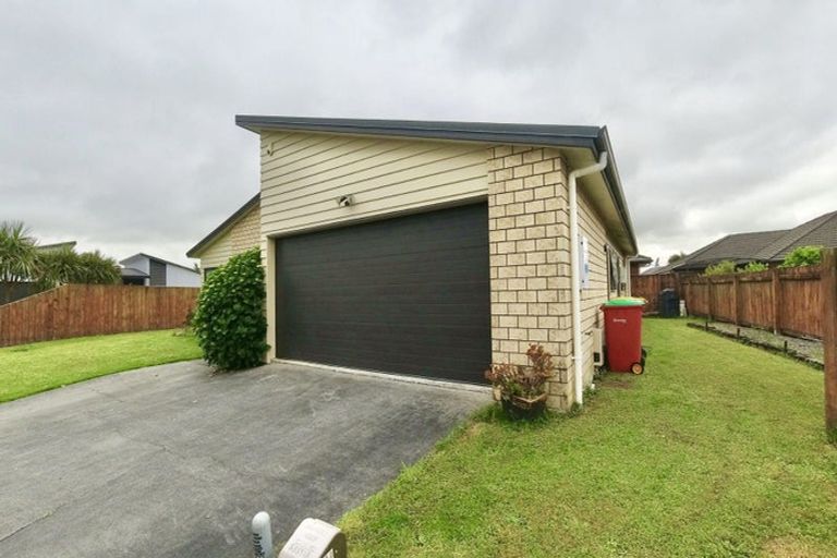 Photo of property in 16 Chadwick Place, Rototuna North, Hamilton, 3210