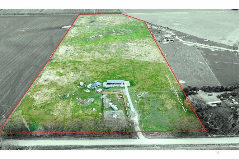 Photo of property in 8 Barretts Road, Seadown, 7973