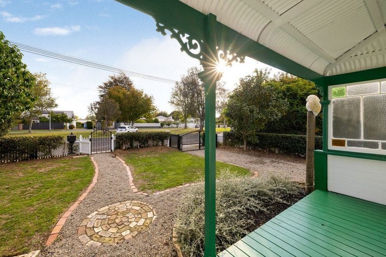 Photo of property in 128 Victoria Street, Cambridge, 3434