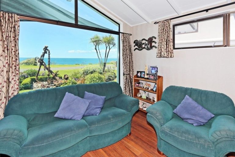 Photo of property in 132 North Shore Road, Eskdale, Napier, 4182