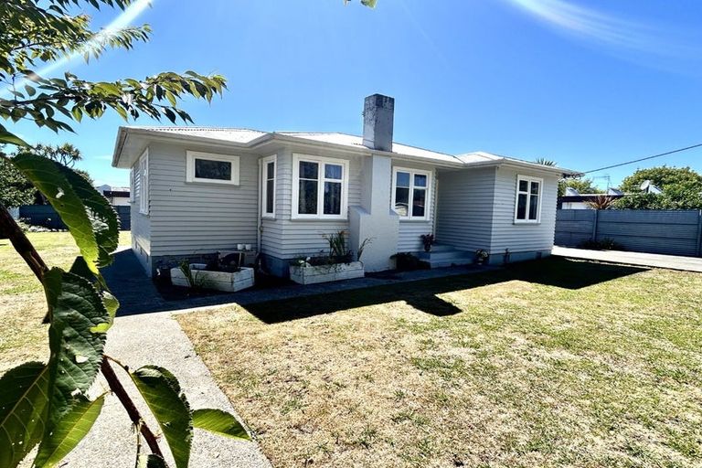 Photo of property in 11 Hereford Street, Levin, 5510