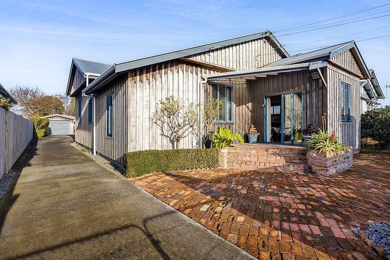 Photo of property in 70 Victoria Street, Hawera, 4610