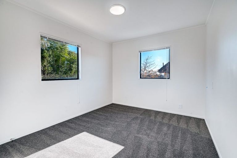 Photo of property in 2/24 Miro Street, New Lynn, Auckland, 0600