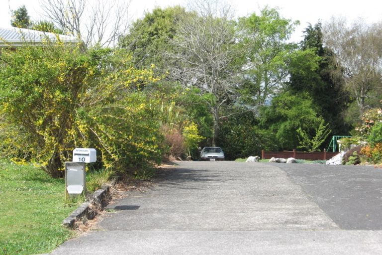 Photo of property in 10 Tirita Street, Kawaha Point, Rotorua, 3010