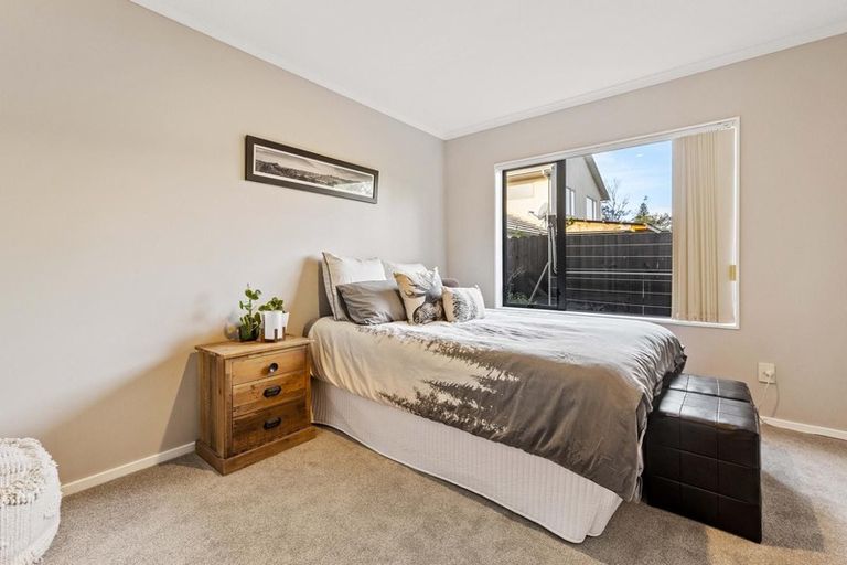 Photo of property in 13 Berkshire Terrace, Massey, Auckland, 0614