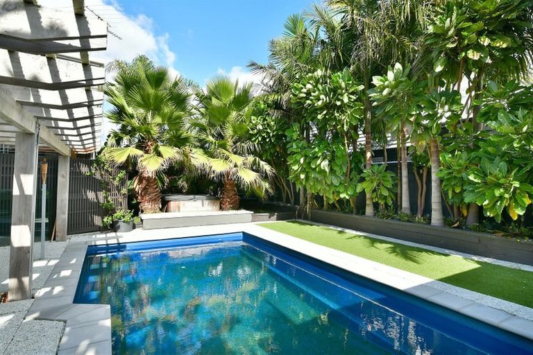 Photo of property in 6 Pine Road, Orewa, 0931