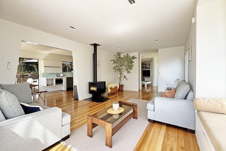 Photo of property in 26 Harper Street, Chatswood, Auckland, 0626