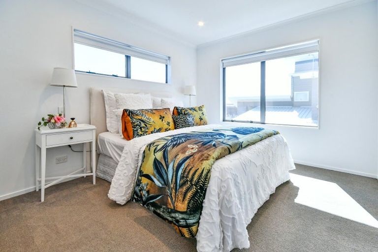 Photo of property in 9 Waituarua Drive, Takanini, 2112