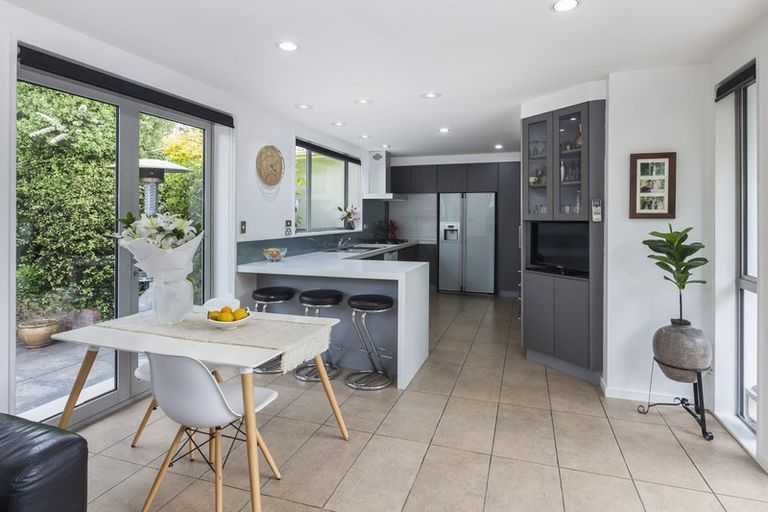 Photo of property in 20 Straven Road, Riccarton, Christchurch, 8011