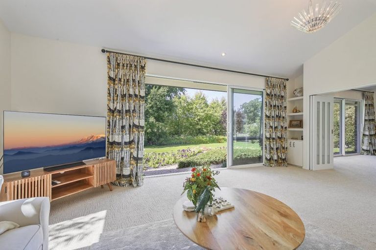 Photo of property in 72 Oakgrove Drive, Rangiora, 7400