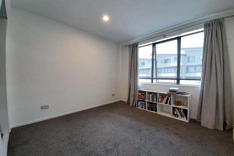 Photo of property in 17 Moki Place, Long Bay, Auckland, 0630