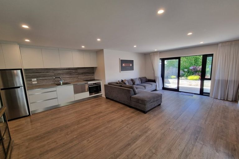 Photo of property in 2/7 Delisle Place, Windsor Park, Auckland, 0632