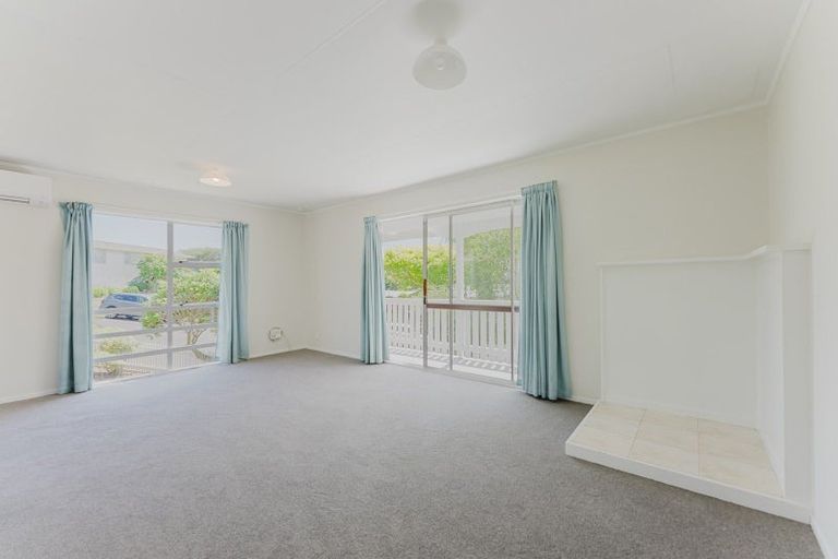 Photo of property in 50 Trelawney Crescent, Westown, New Plymouth, 4310