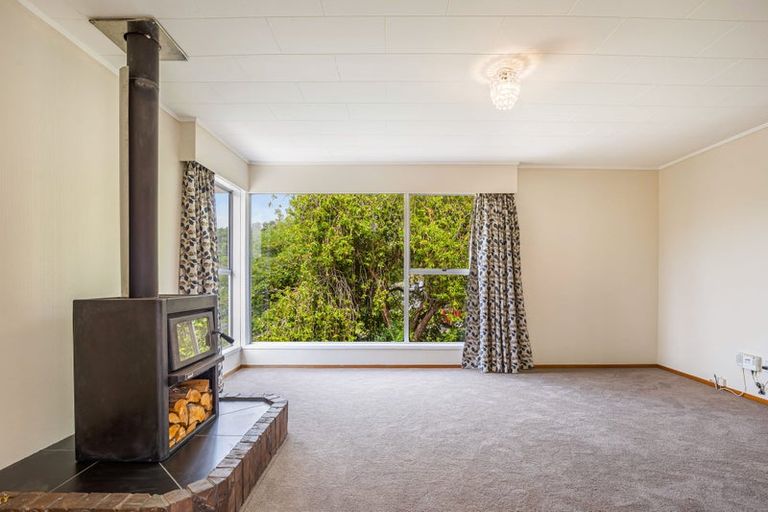 Photo of property in 27 Temuri Place, Glendene, Auckland, 0602