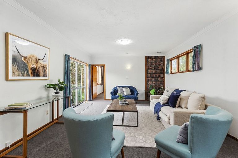 Photo of property in 15 Woodstock Terrace, Tawa, Wellington, 5028