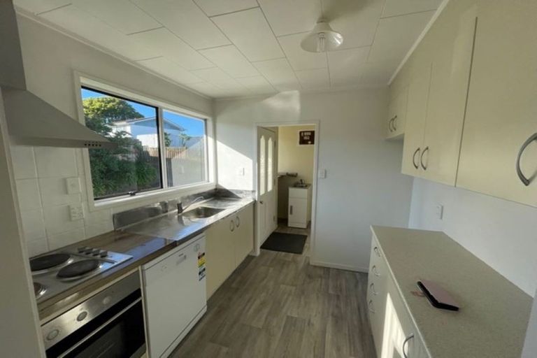 Photo of property in 2/63 Archmillen Avenue, Pakuranga Heights, Auckland, 2010